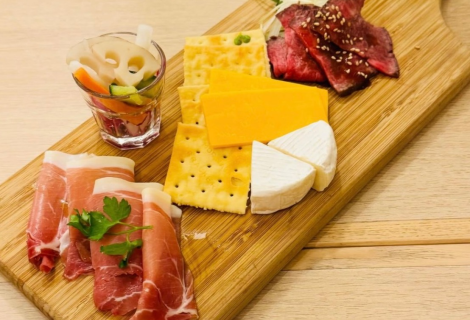 夜の新商品『おつまみ三種盛り』♪