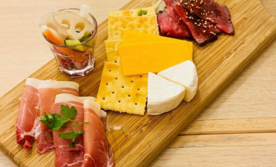 夜の新商品『おつまみ三種盛り』♪