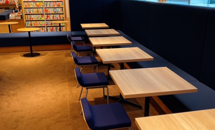 【カフェ】もっと便利に、使いやすく。カフェ席のレイアウトを変更しました！